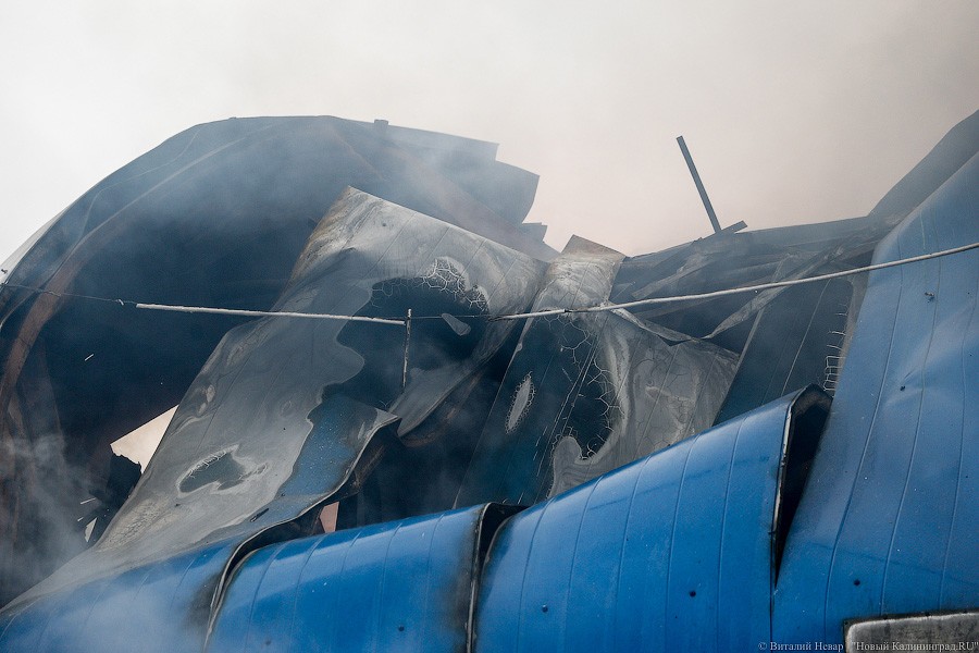 Огненное утро: как калининградские пожарные спасали винный склад