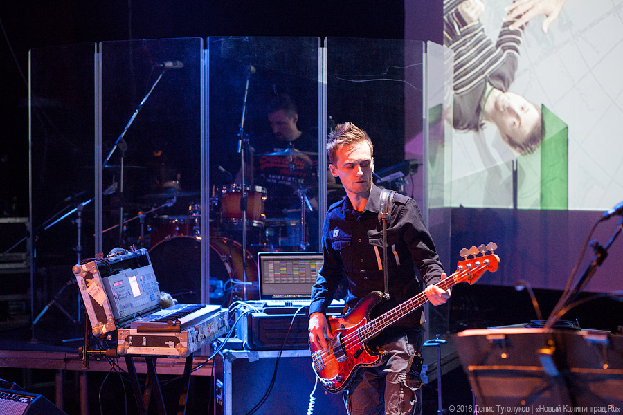 Горе, если не впал в безмолвие:  Вячеслав Бутусов и «Ю-Питер» на «Вагонке»