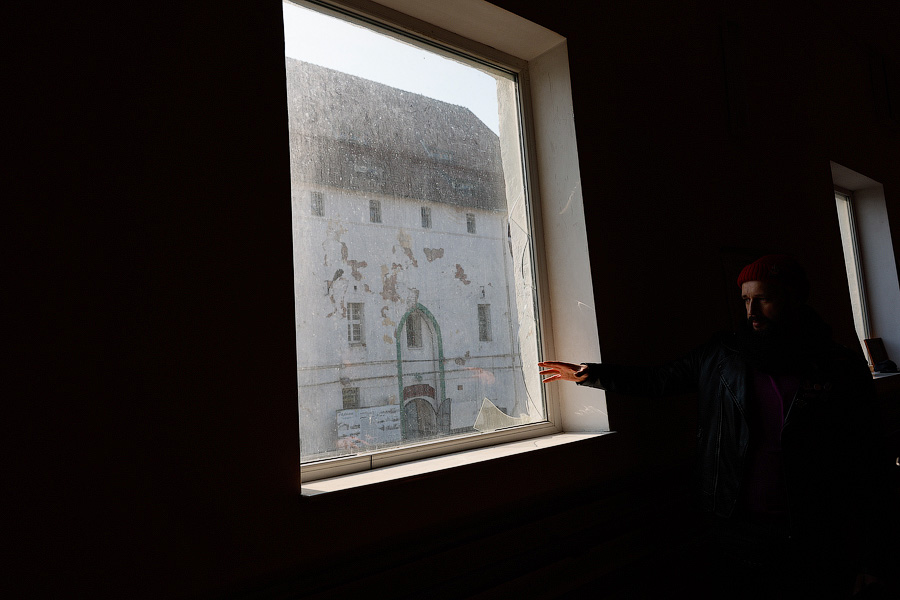Домик из волчьих черепов: колония в замке Тапиау глазами бывшего политзаключённого (фото)