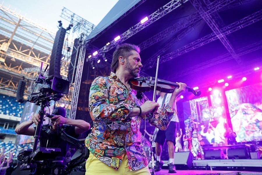 Ехай [очень далеко]: как «Ленинград» вернул жизнь на калининградский стадион