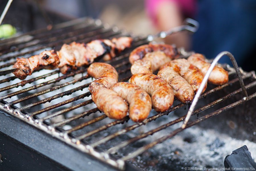 Голодные улицы: чем кормили калининградцев на День города