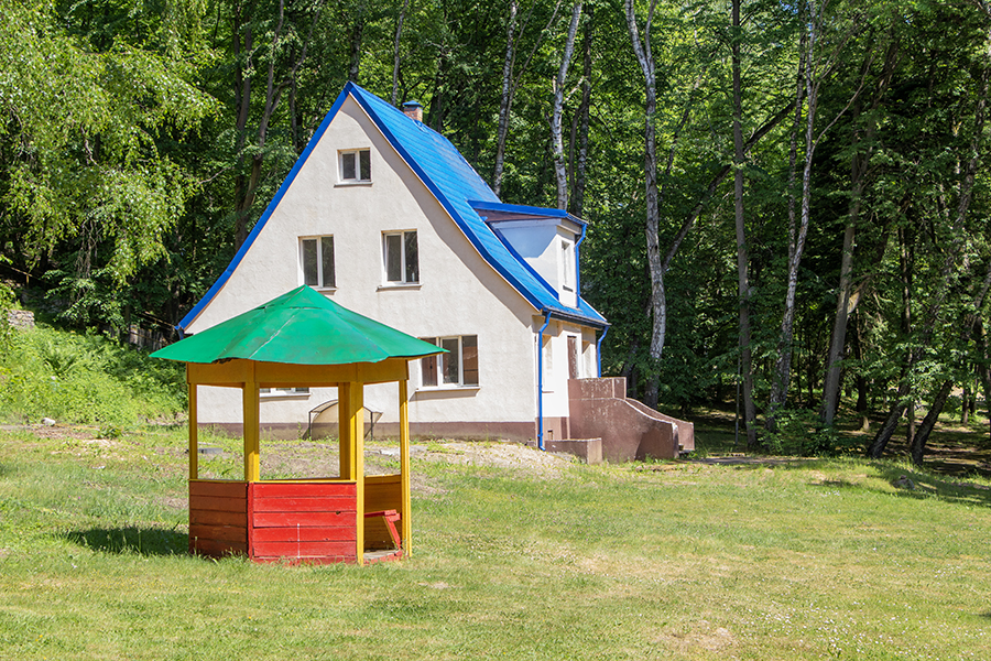 Как выглядит «Юность»: детские загородные центры готовятся к старту сезона (фото)