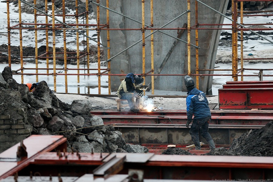 Строительство Восточной эстакады отстает от графика из-за сбоя в поставках