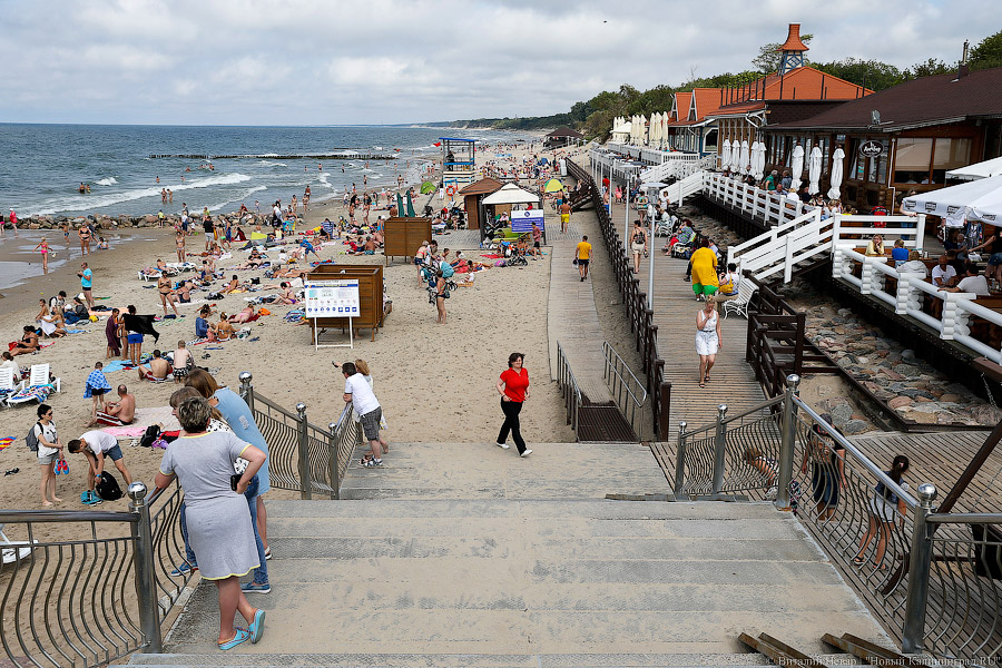 Спаси себя сам: кто отвечает за безопасность людей на пляже в Зеленоградске