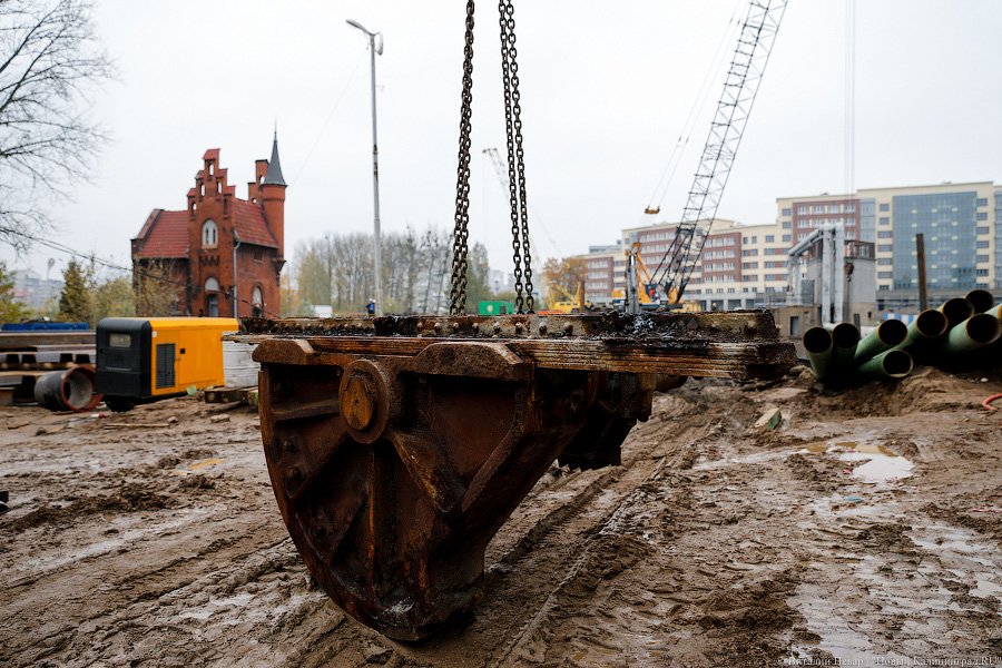 Разводной механизм Высокого моста передают в музей по частям (фото)