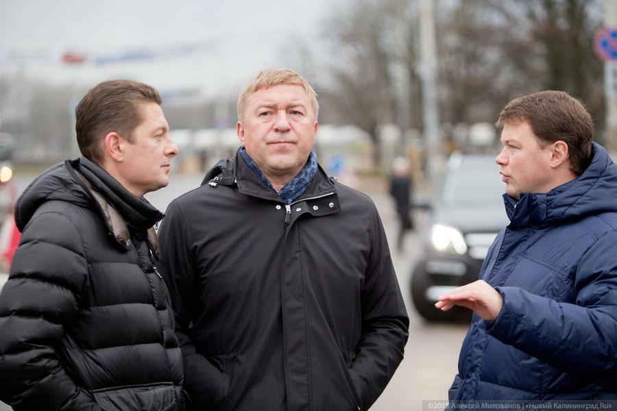 Бог не помог: как на площади Василевского торжественно не открыли движение