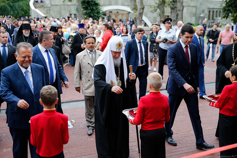 Патриарх и дети: в Калининграде освятили новый корпус православной гимназии 