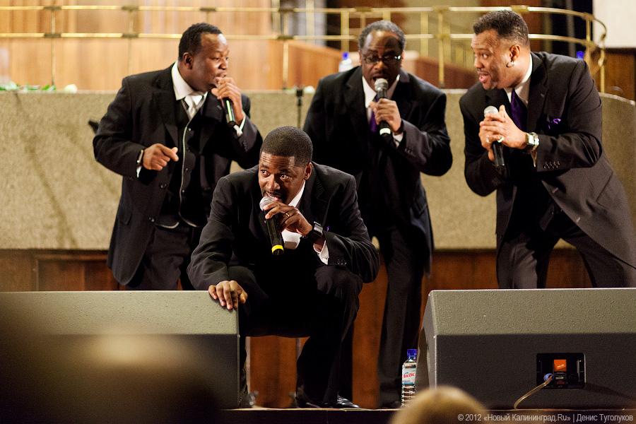 «Из Соединенных Штатов с любовью»: фоторепортаж с концерта «The Brotherhood Singers»