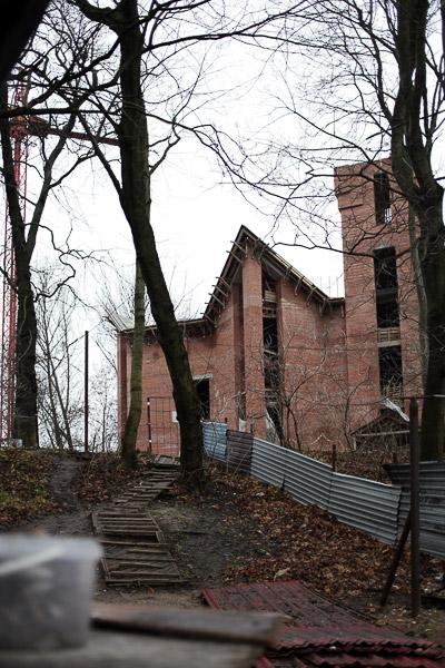 Полминарета: что происходит на стройке мечети в бывшем парке 40-летия ВЛКСМ