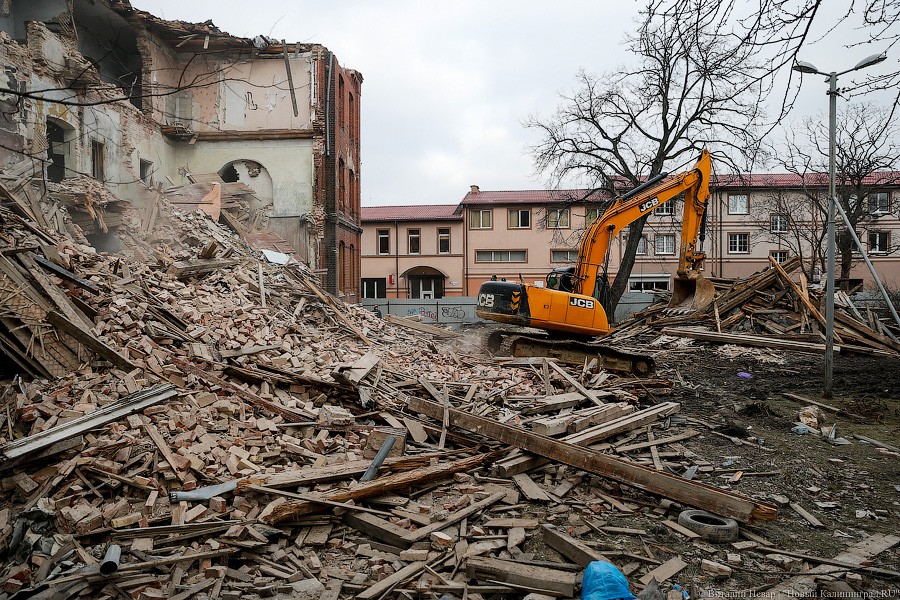 «Вы нам мешаете»: как бывший лицей имени Гёте снова пытались снести (фото)