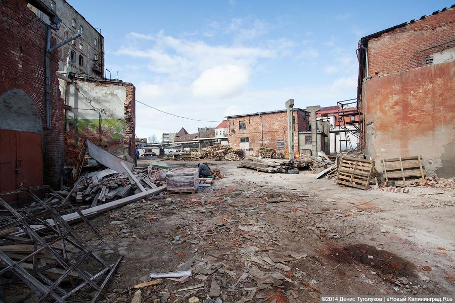 Из стекла и бетона: в Советске вековое здание сносят для строительства торгового комплекса