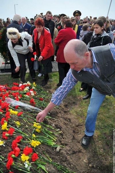 Фоторепортаж «Нового Калининграда.ru»: на военном кладбище в Медведевке перезахоронены 54 безымянных солдата