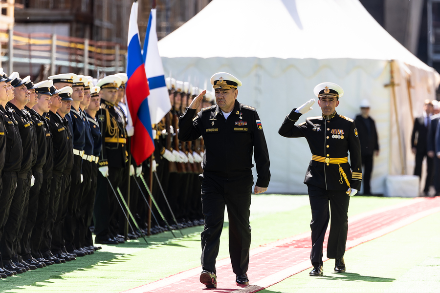 Флагман ВМФ России: в Калининграде спустили на воду большой десантный корабль (фото)