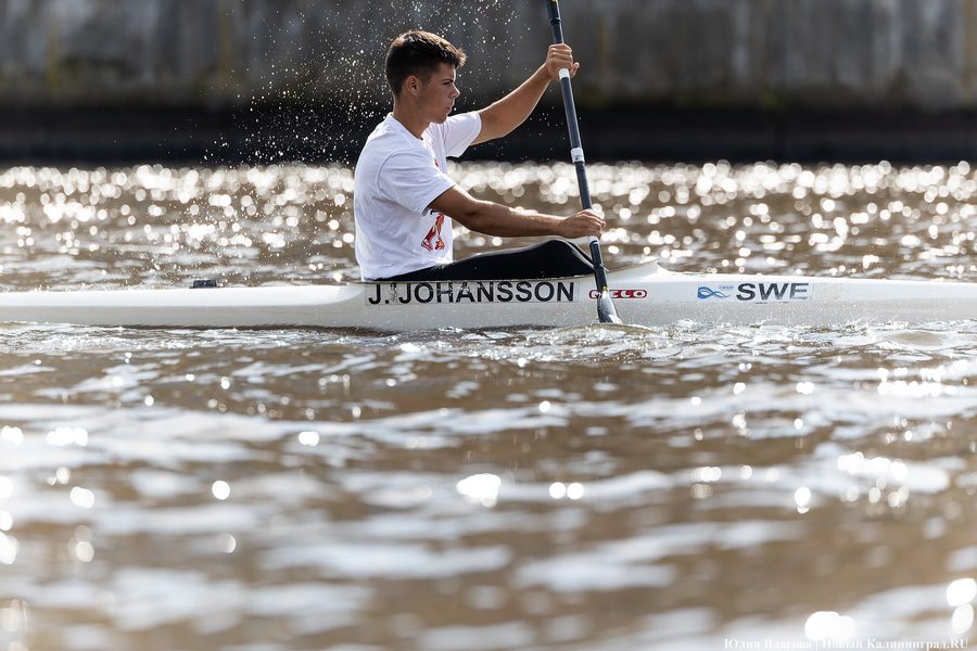 «Миля витязя», вальс байдарок и летающий моряк: как прошла «Водная ассамблея» (фото)