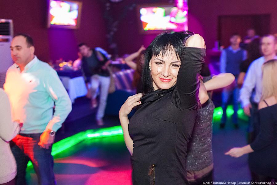«В полный голос»: фоторепортаж с клубного концерта Алисы Гелисс
