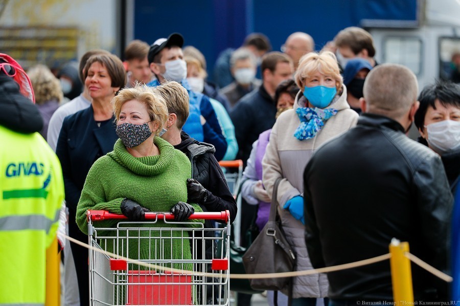 Вход в масках и перчатках: в регионе заработали непродовольственные магазины (фото)