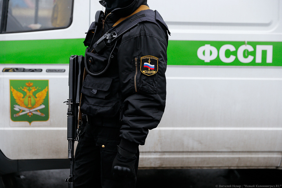 В Нестеровском районе приставы забрали ребенка от негативно влиявшего на него отца