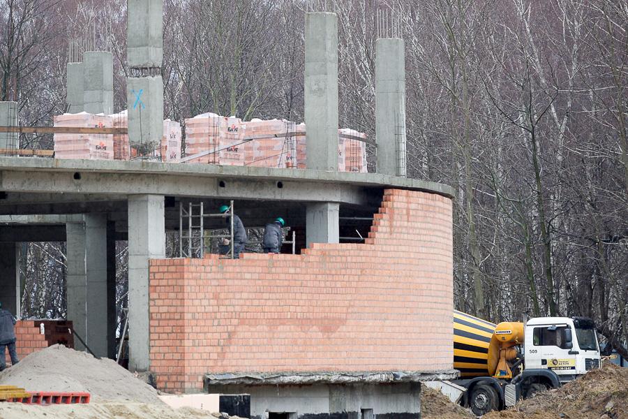 Женщины на «шпильках» и автопарковки: депутаты облдумы обсудили будущее Театра эстрады