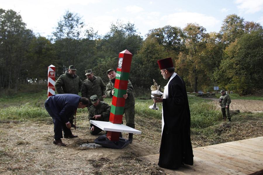 РПЦ освятила новые погранстолбы на границе Калининградской области и Польши (фото)
