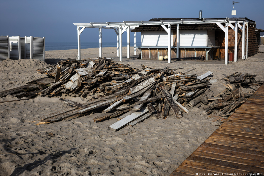 Без «Голубого флага»: как в Янтарном готовятся к пляжному сезону (фото)