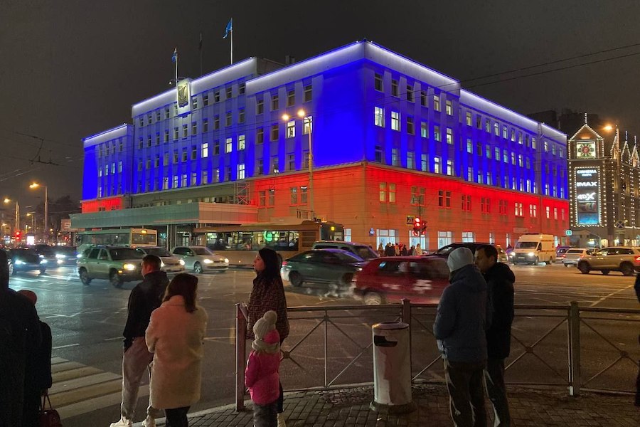 «Это не финальная работа»: главный архитектор Калининграда — о подсветке здания мэрии