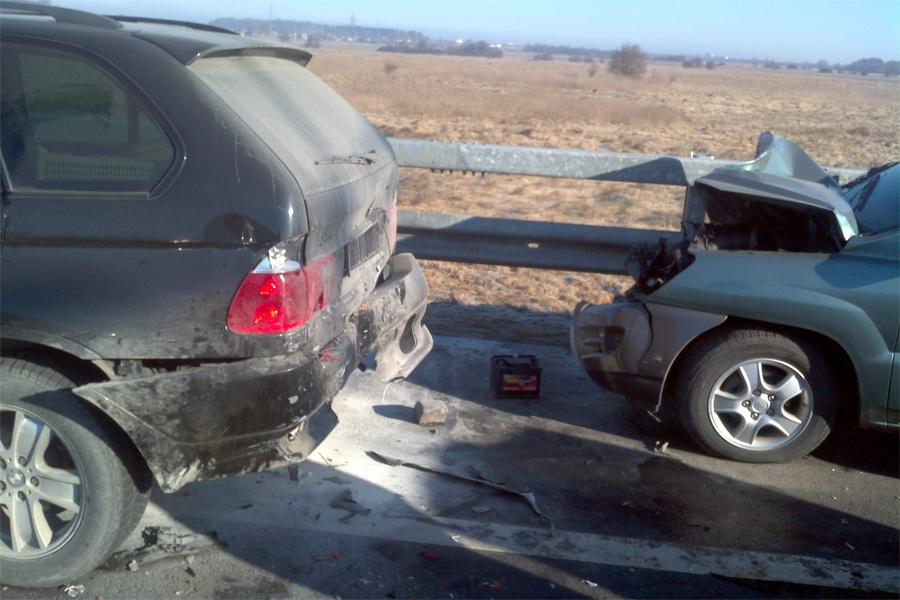 Часть Приморского кольца закрыта из-за поджога травы и крупного ДТП (+фото)