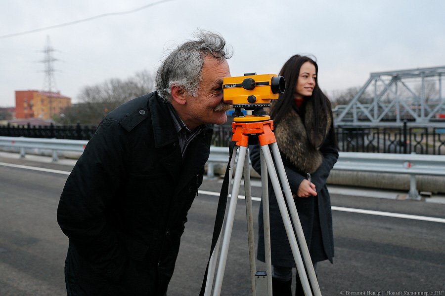 Двухполосный и антипешеходный: после ремонта открылся мост на Суворова (фото)