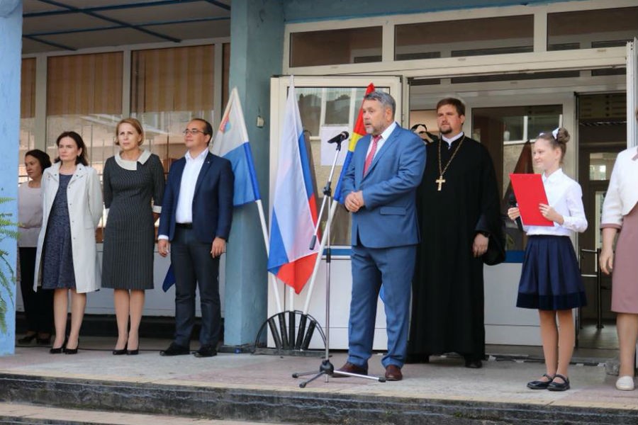 Хозяйственник с правильными ценностями: минобр о священнике, возглавившем школу