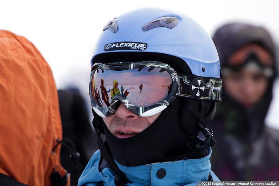 «Без тормозов»: репортаж с соревнований по сноукайтингу и айсбордингу