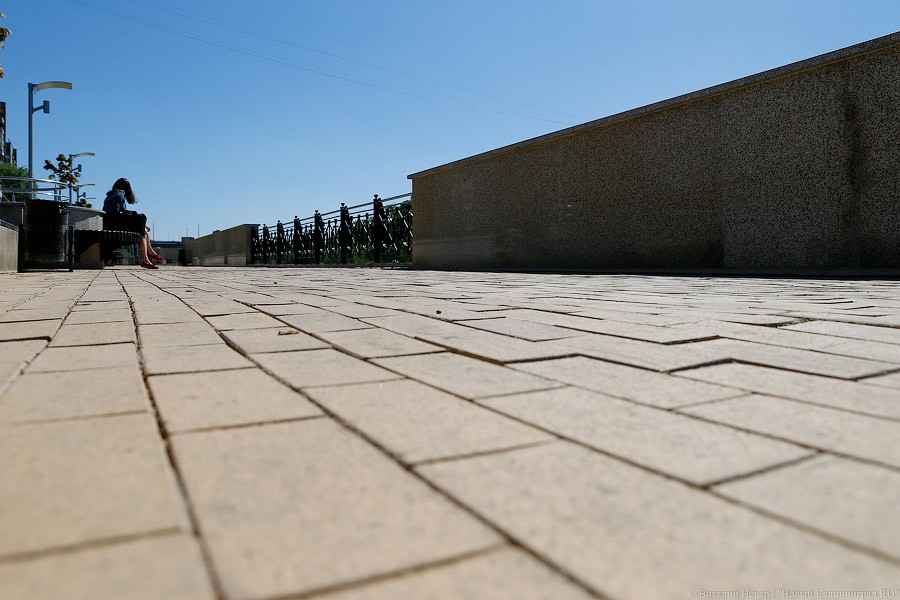 После потопа появились новые трещины на памятнике морякам-балтийцам (фото)