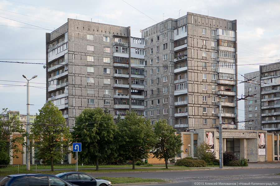 Власти передумали сносить балконы дома на Моспроспекте, соединенного с аварийным