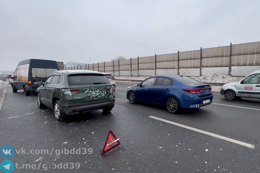 На Северном обходе Калининграда произошло массовое ДТП (видео)