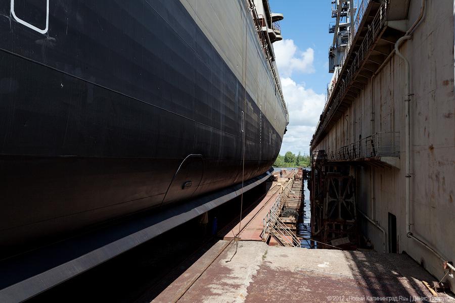 «Подарок ко Дню рождения»: фоторепортаж со спуска на воду БДК «Иван Грен»