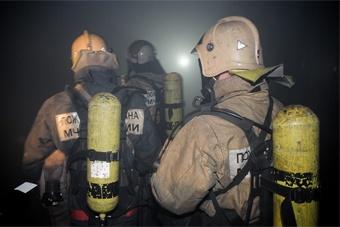 Во время пожара в подвале трое мужчин получили ожоги