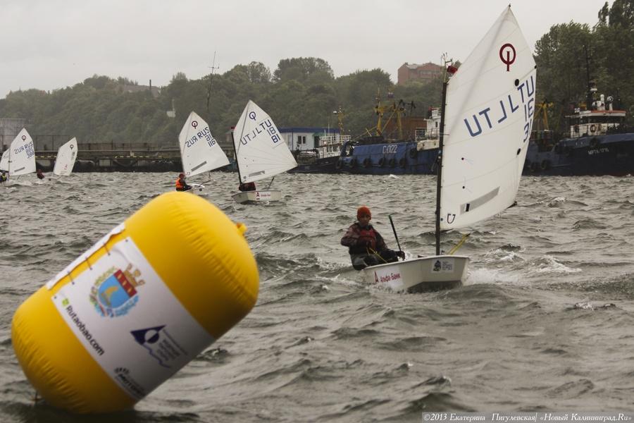 Дотянуться до звезд: фоторепортаж с парусной регаты «Кубок космонавта Леонова»