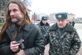 Сотрудники УВД задержали 7 активистов на площади Победы