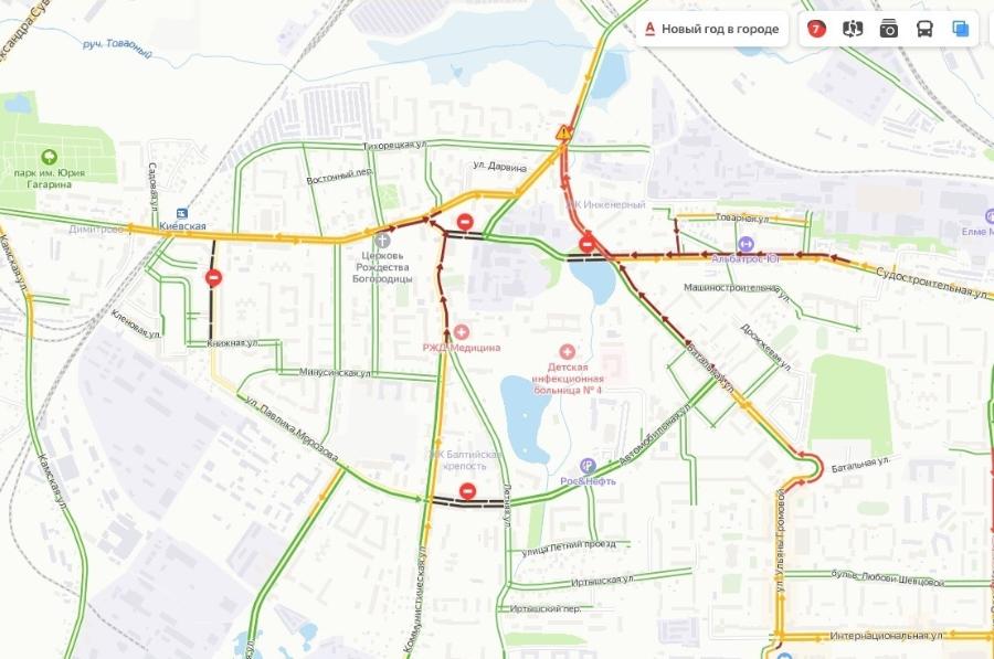 В Калининграде перекрыли еще два участка улицы Судостроительной