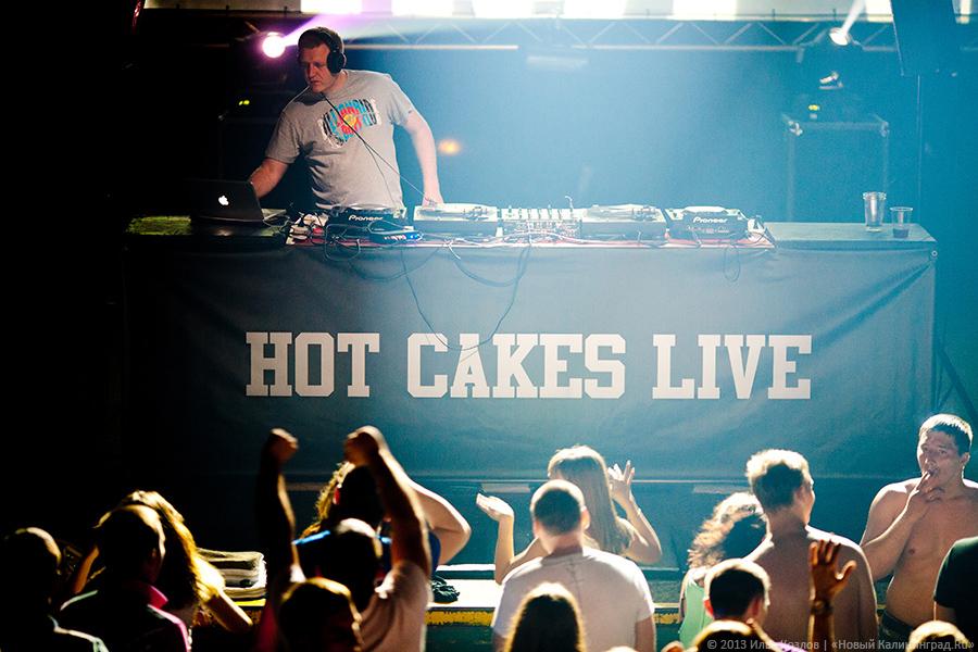 Как горячие пирожки: на «Вагонке» выступили «Hot Cakes»