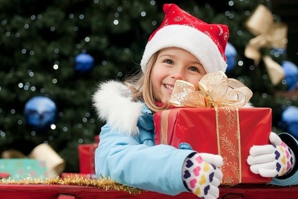 Покупаем детям занимательные новогодние подарки