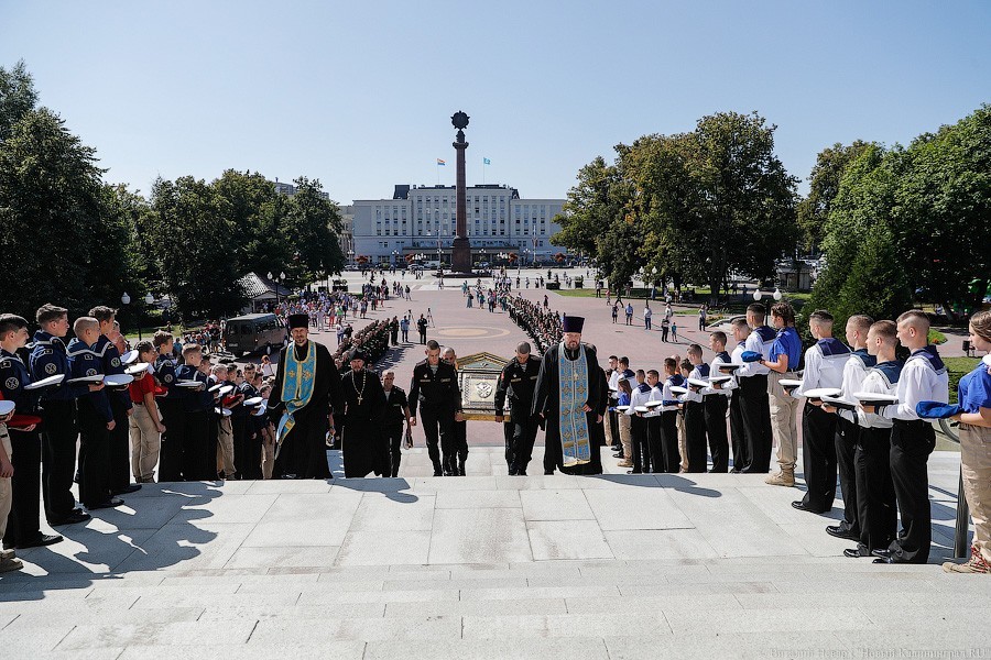 Образ апостола: в храм Христа Спасителя привезли главную икону ВМФ (фото)