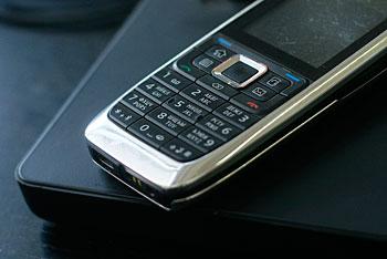 Подросток-рецидивист отобрал мобильный телефон у 9-летнего ребенка
