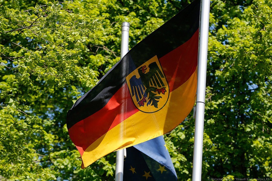 Первый регион в Германии смягчил ограничения социальных контактов 