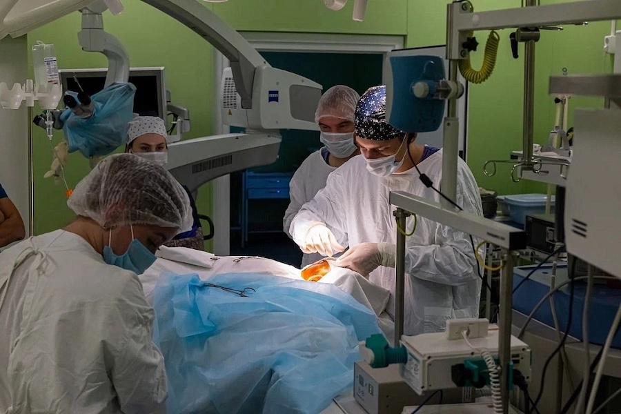 Калининградские врачи провели сложнейшую операцию на мозге восьмилетнему мальчику (фото)