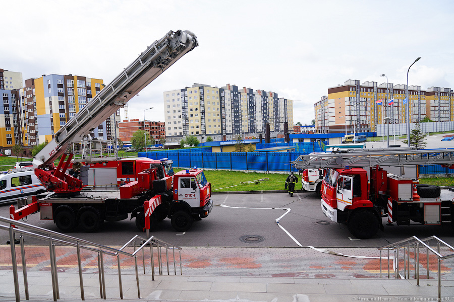 «Сложная архитектура»: как пожарные тренируются перед ЧМ-2022 по волейболу (фото)