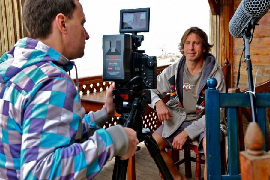 Фото  — http://theyardmovie.com/