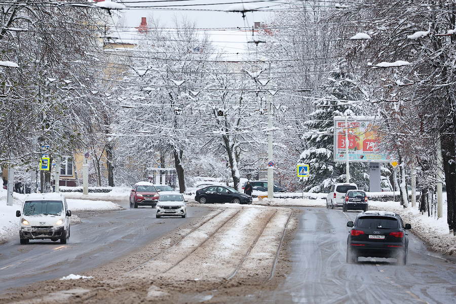 Хаос под белым покрывалом: как выглядит утонувший в снегу Калининград (фото)