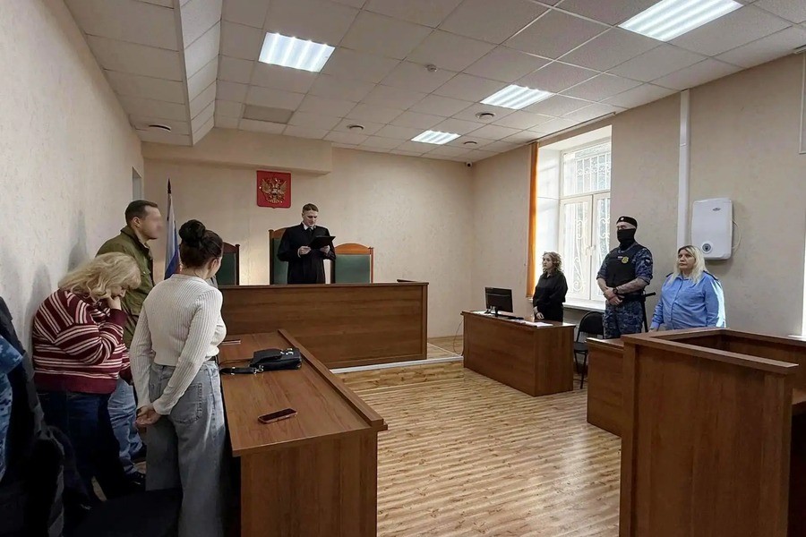 В Калининграде осудили 12 участников ОПГ за немаркированный алкоголь