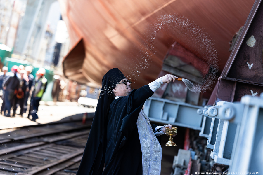 Флагман ВМФ России: в Калининграде спустили на воду большой десантный корабль (фото)