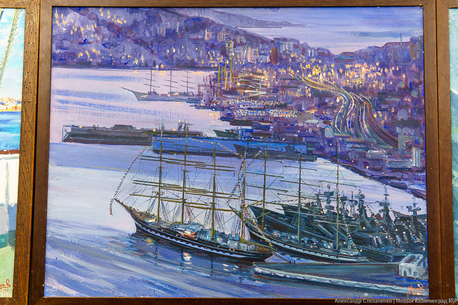 Кругосветка на холсте: как открылась выставка живописи Андрея Красильщикова (фото)