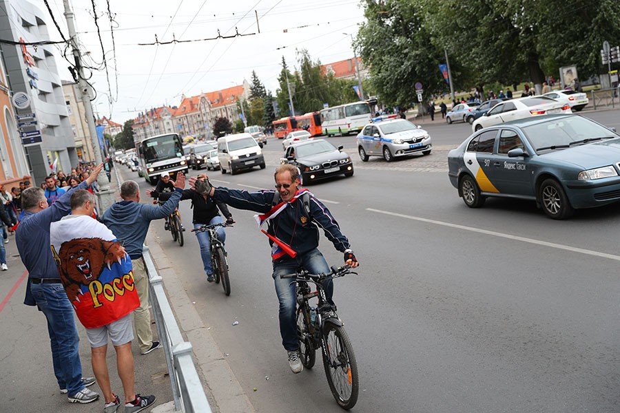 Усы победы: как Калининград болел и радовался за сборную России (фото)